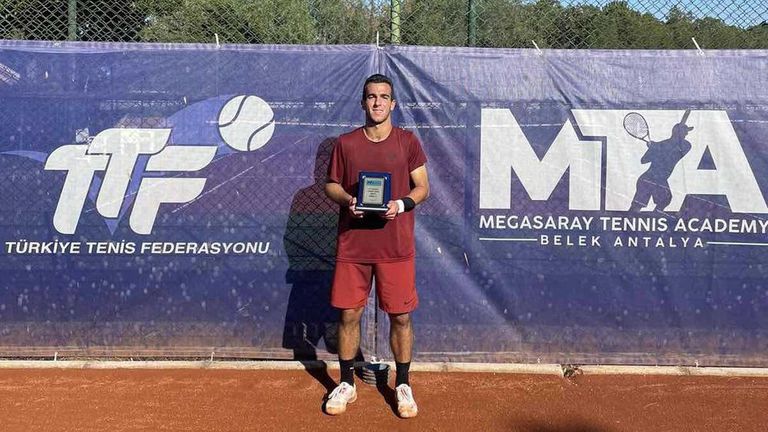 Янаки Милев започна с победа на турнира по тенис на