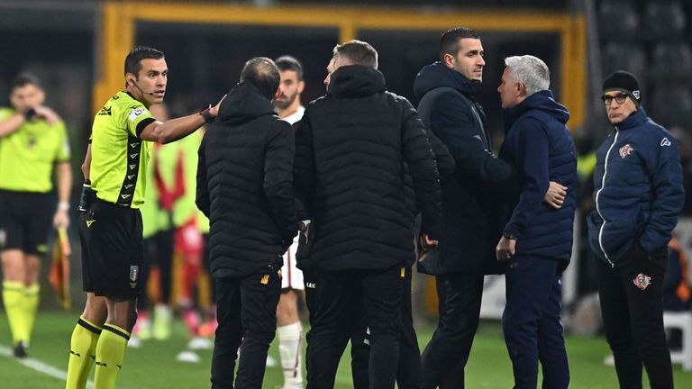 Треньорът на Рома Жозе Моуриньо загуби обжалването на наказанието си