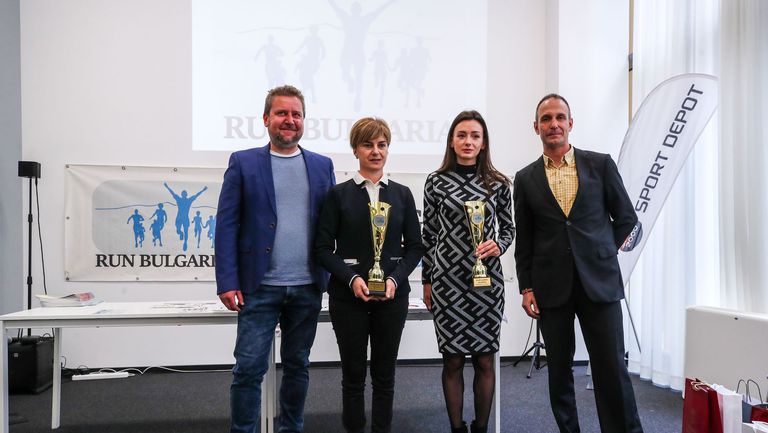 Българската федерация по лека атлетика БФЛА награди най добрите състезатели в