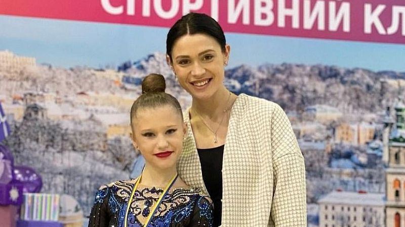 Зрителите в "Арена Армеец" отдадоха почит на 11-годишната украинска гимнастичка Катерина Дяченко