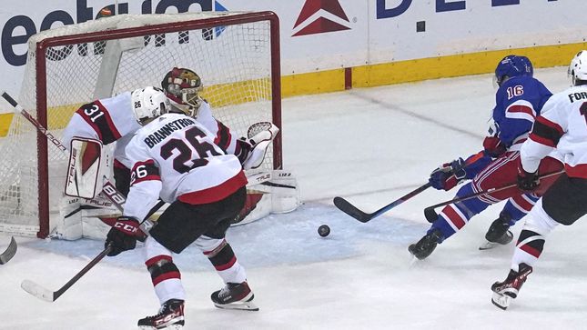 Ню Йорк Рейнджърс сломи съпротивата на Отава