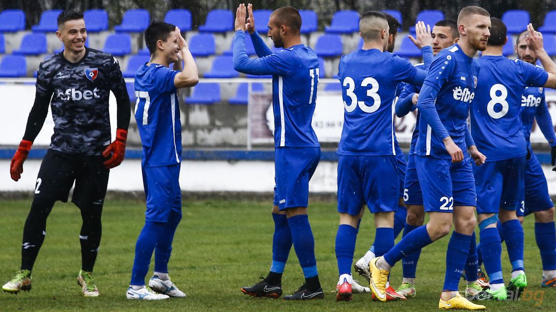 Струмска слава обърна Септември в зрелищен мач