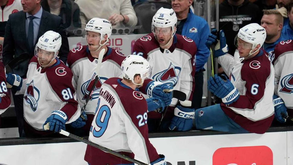 Колорадо с успех в Анахайм