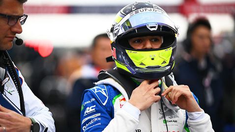 Исак Хаджар също иска да се пробва срещу Верстапен