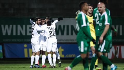  Лудогорец допира финала след спестовна победа във Враца 