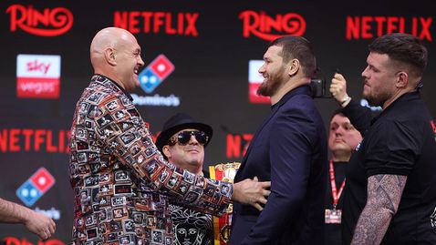 Фюри преди двубоя в събота: Жал ми е за Махмудов