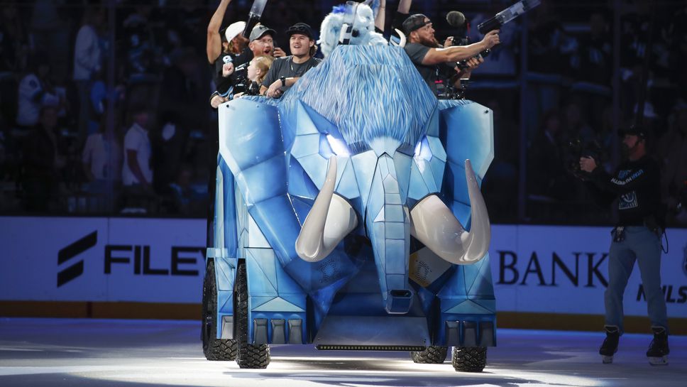 Юта срази Нешвил в НХЛ