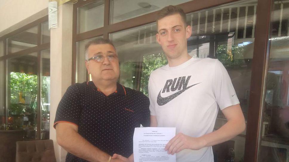 Нефтохимик привлече Любослав Телкийски 🏐