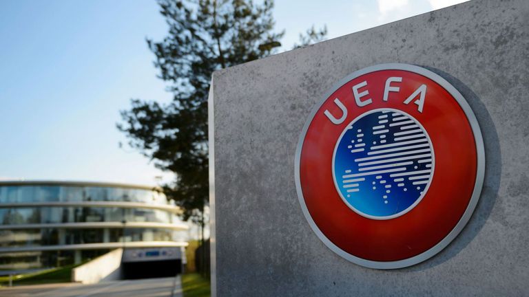 Европейската футболна централа УЕФА се извини на феновете за хаоса