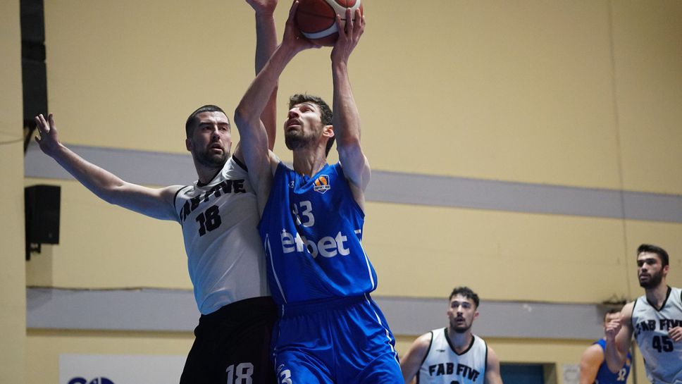 Спортист Своге предизвика трети мач с Фаб Файв