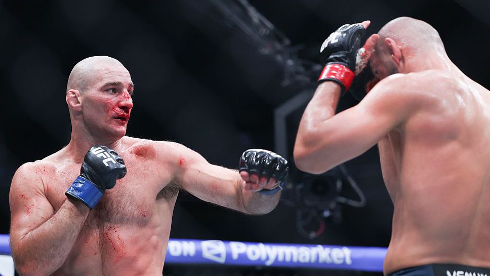 Стрикланд нанесе първа загуба на Чимаев и спечели титла на UFC за втори път