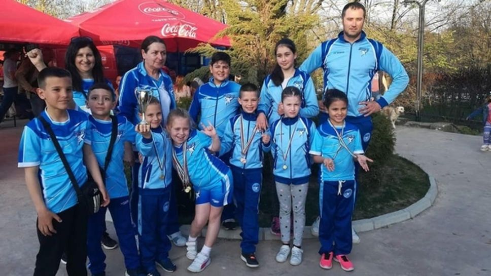 34 медала за бургаските ”акули“ от турнира “Бяла лястовица“ в Добрич