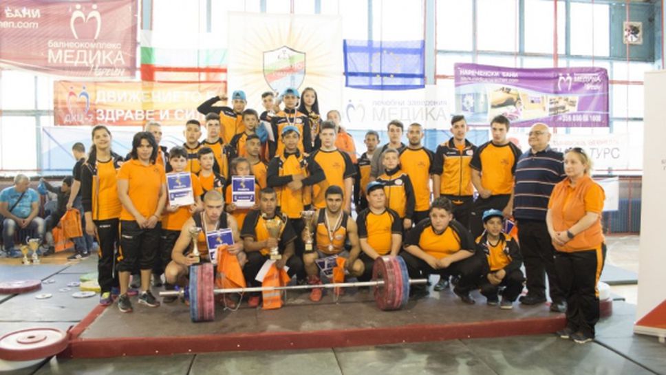 100 състезатели участваха в турнира по вдигане на тежести за купа "Русе"