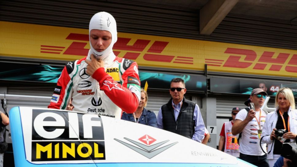 Шефът на сина на Шумахер във Формула 3: Той узря много в последните месеци