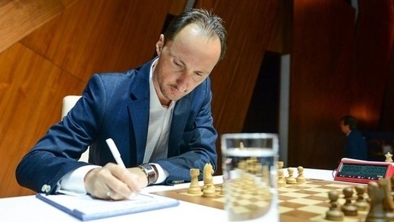 Топалов остана на върха в класирането в Азербайджан след реми в шестия кръг