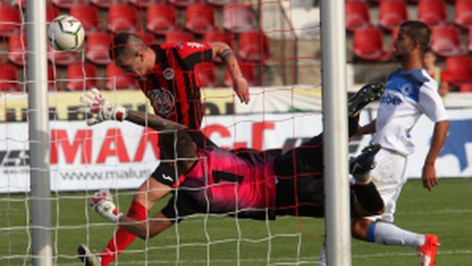 Хеттрик на Илия Димитров за Локомотив (София) срещу Несебър