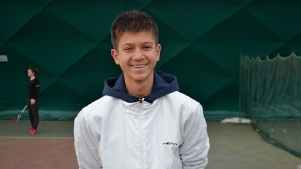 Иван Пенев се класира на четвъртфинал в Китай