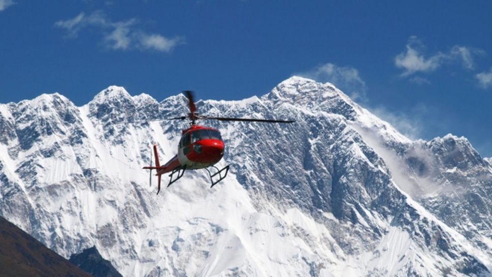 Надежда! Китай пусна спасителните хеликоптери за Боян Петров
