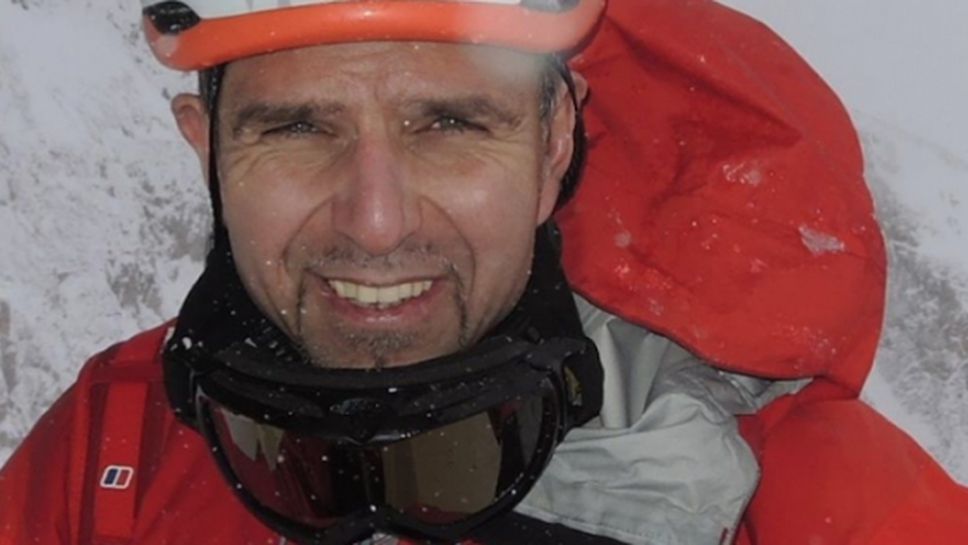 Три хеликоптера и най-опитните шерпи вече търсят Боян Петров