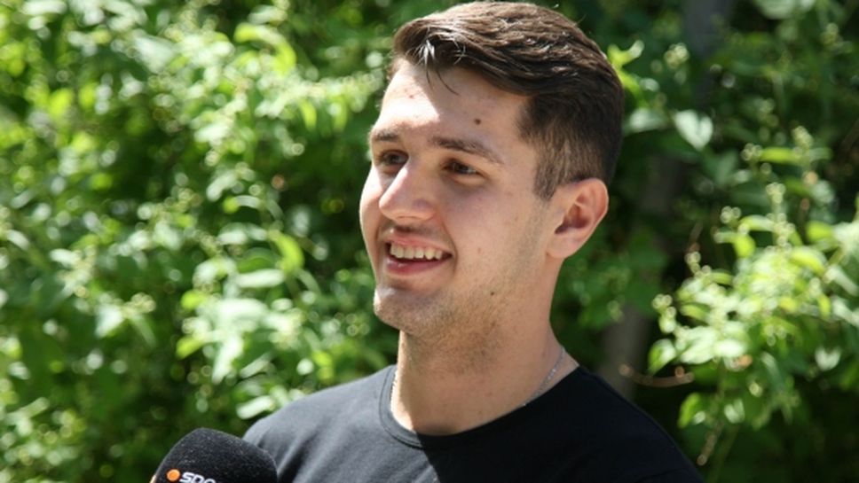 Ники Тодоров пред Sportal.bg: Приключих с Хартс, търся ново предизвикателство (видео)