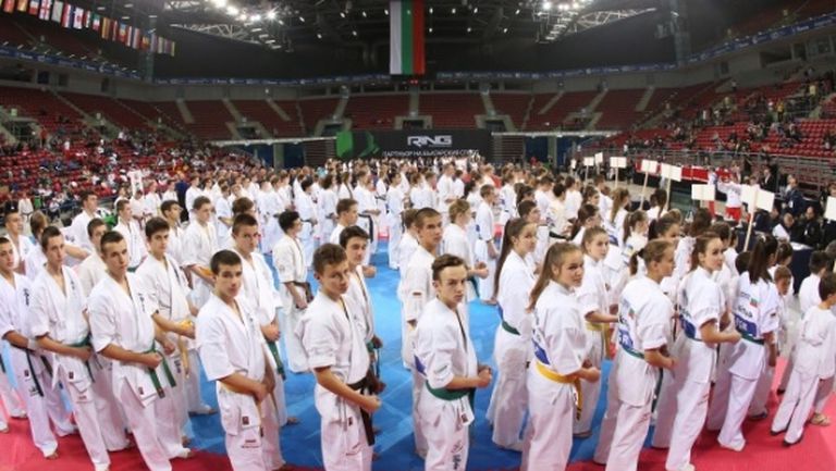 Два медала за България на Световната младежка лига по карате
