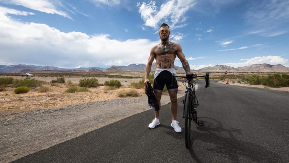 Макгрегър тренира с колело в пустинята за Мейуедър