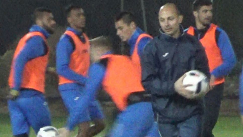 Ангелов тренира с Левски в Кипър