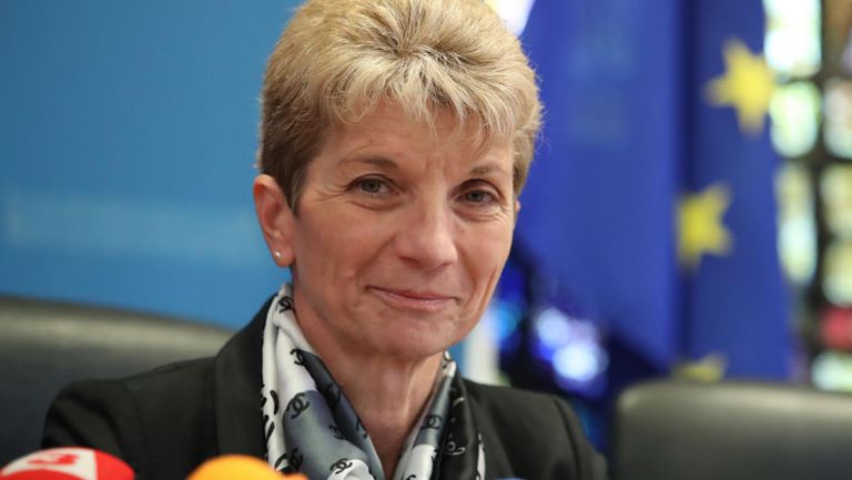 Министър Дашевa: Ще има конкурс за базите на ЦСКА