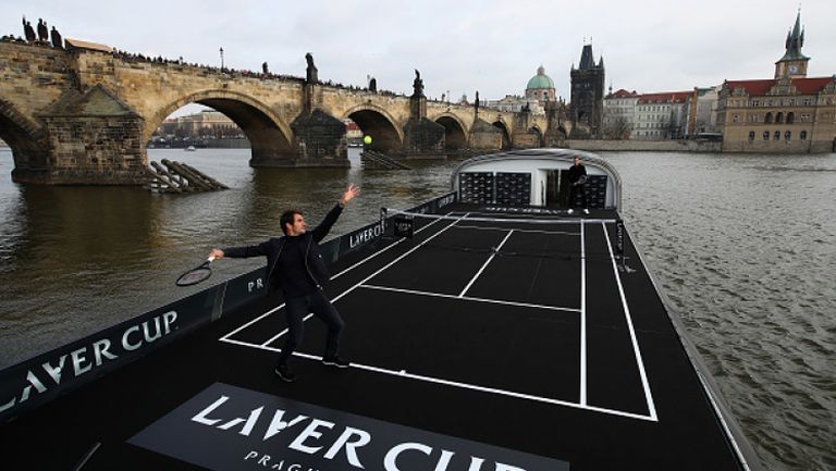 Федерер и Бердих играха тенис на лодка