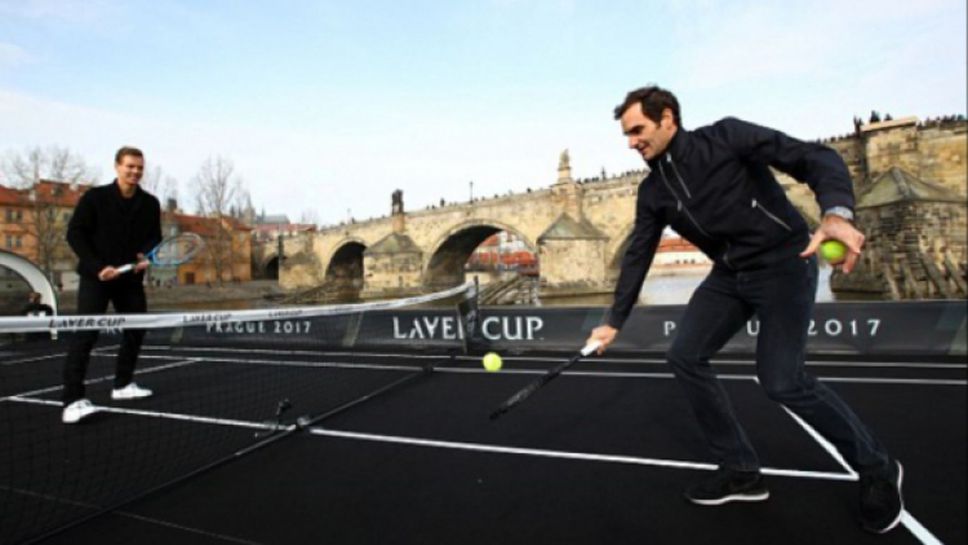 Федерер показа тенис уменията си на лодка