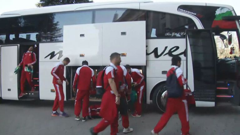 Футболистите на ЦСКА-София пристигнаха на стадион "Васил Левски"