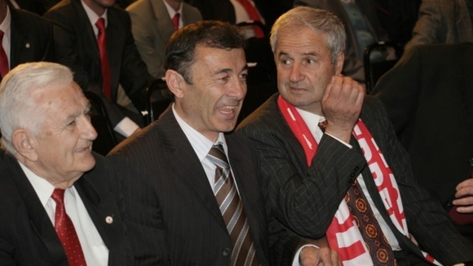 Митата Якимов празнува в Студентски град