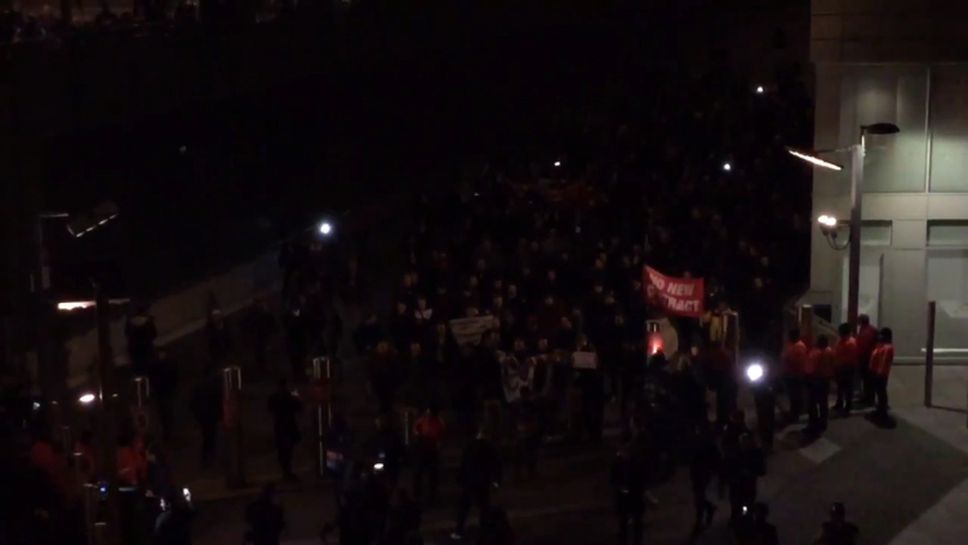 Шествие и протест срещу Венгер преди Арсенал-Байерн