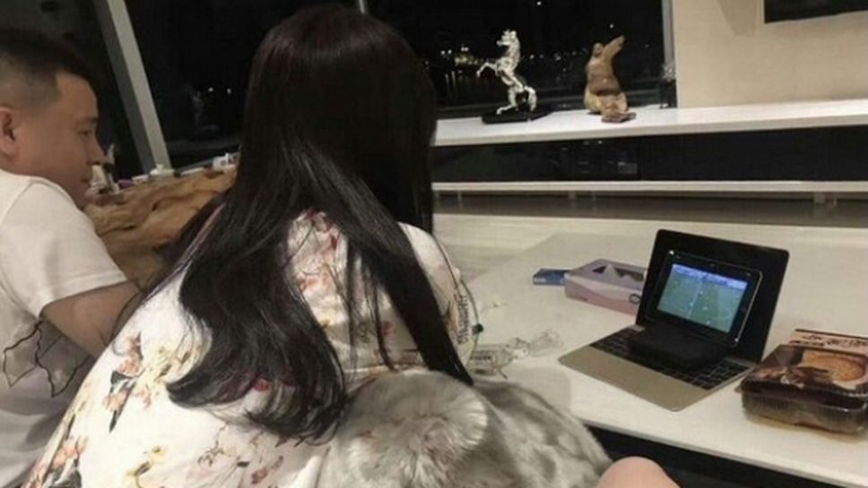 Собственикът на Милан гледа "росонерите" на лаптопа в 3 часа посред нощ