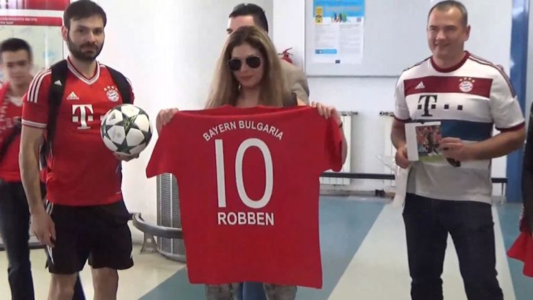Български фенове на Байерн Мюнхен очакват любимеца си Ариен Робен