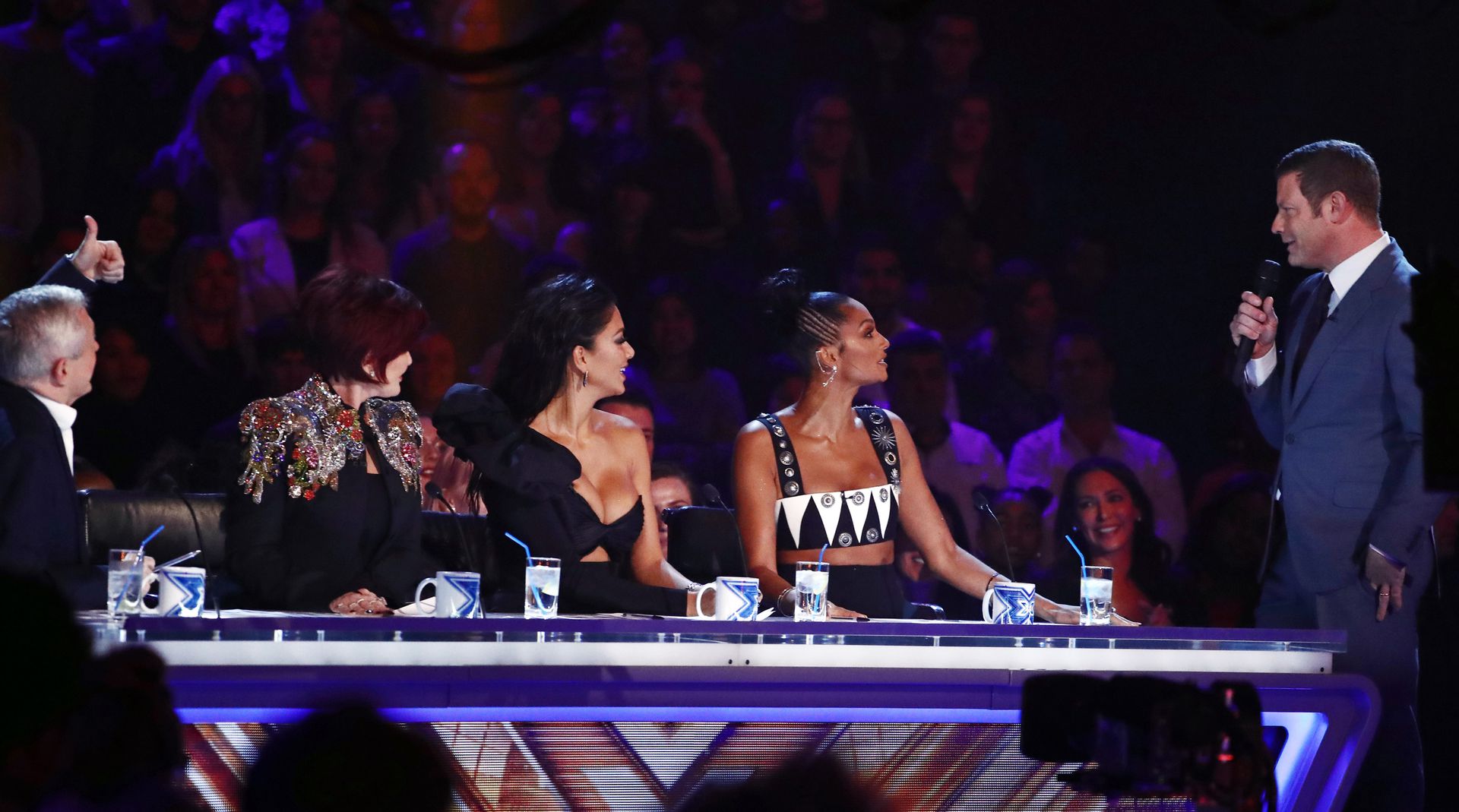 Никол Шерцингер показа пищна гръд в X Factor