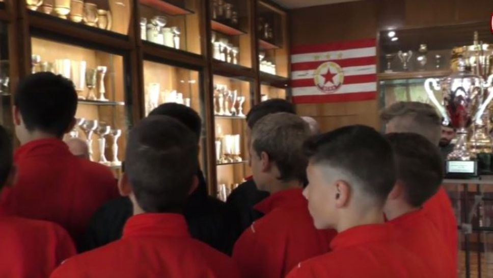 Юношите на ЦСКА-София посетиха музея на "Армията"