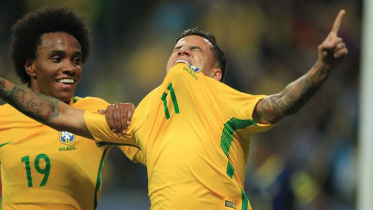 Паулиньо и Коутиньо носят победа на Бразилия