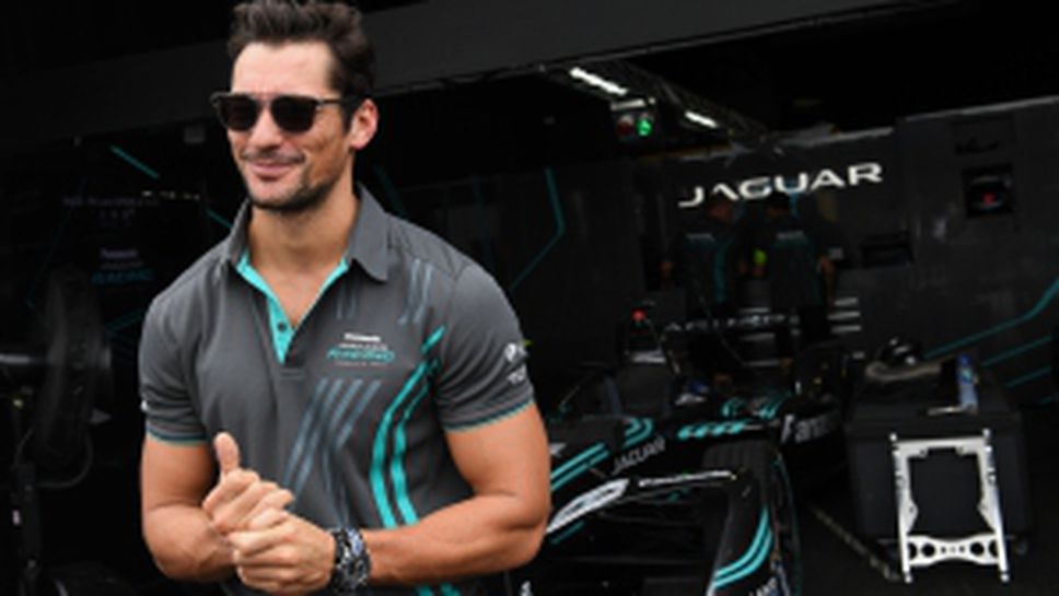 Топ моделът Дейвид Ганди се оказа огромен автомобилен фен