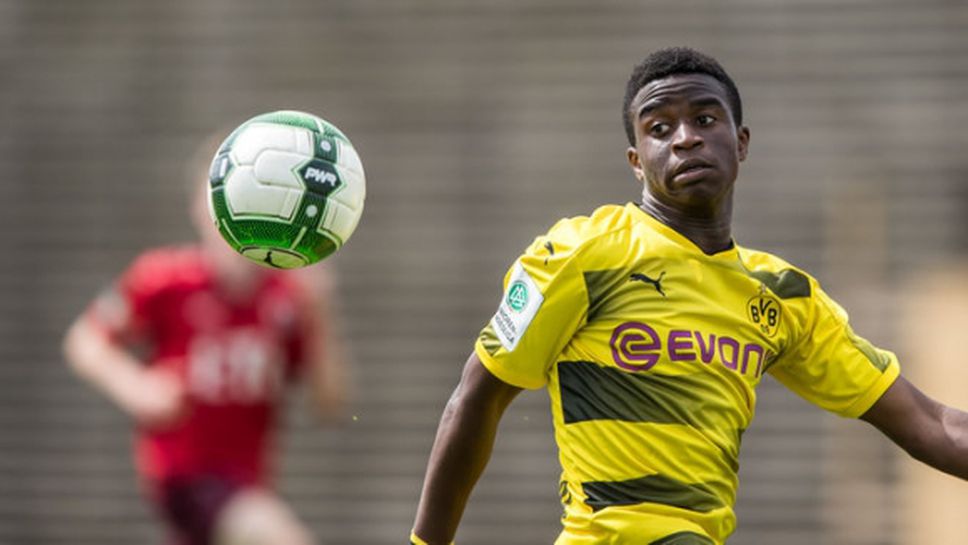 12-годишният феномен от Дортмунд скъса поредна мрежа