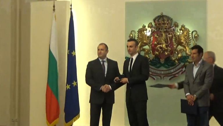 Фиго и Бербатов бяха удостоени с Почетен знак на Президента