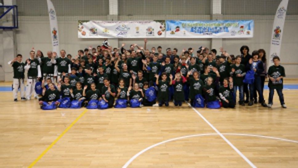 Коледен празник "Да подкрепим колективните спортове"