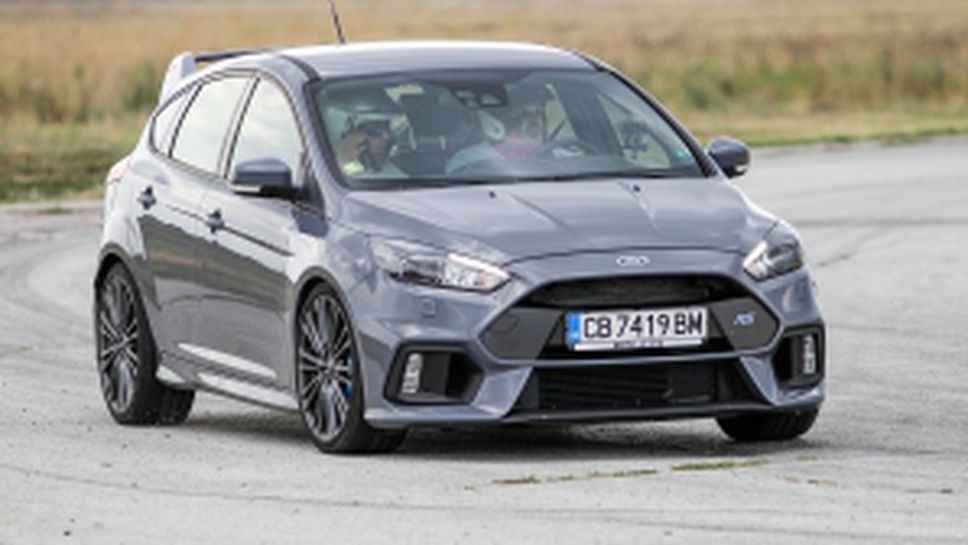 Ford изправи Mustang срещу Focis RS на пистата