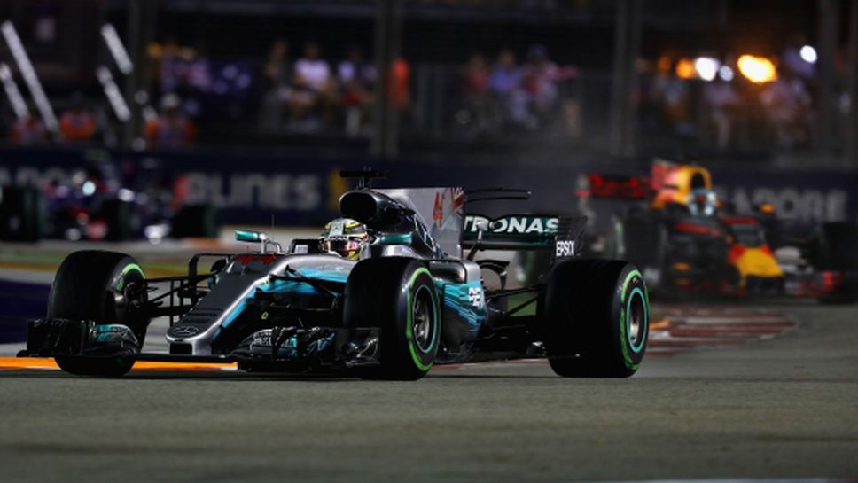Изненадваща победа на Хамилтън в Сингапур, тотално фиаско за Ферари