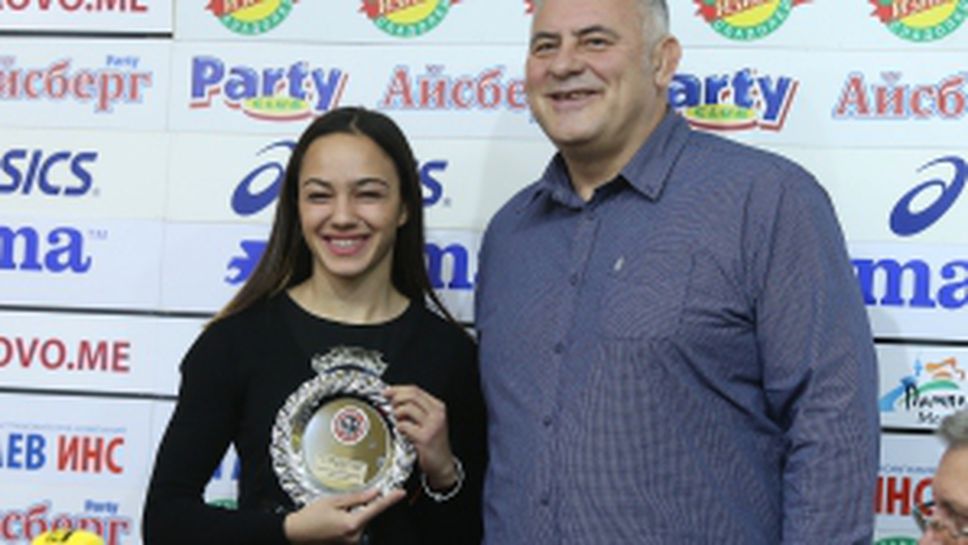 ДФС Локомотив раздаде годишните си награди