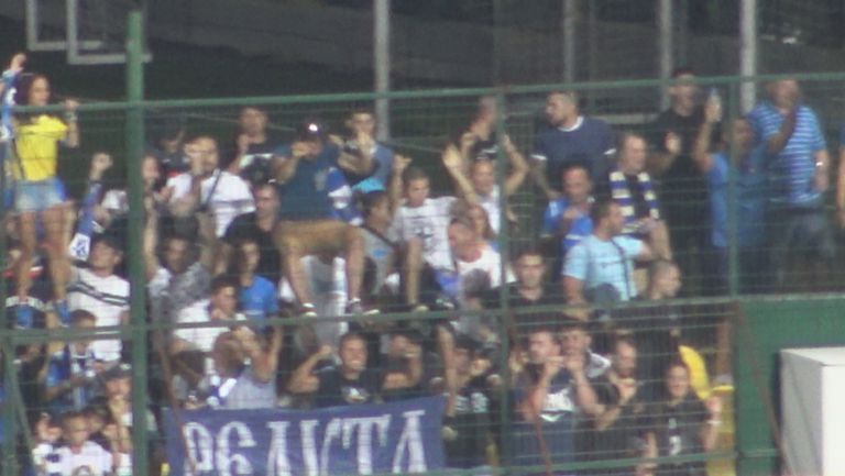 "Сините" ликуват след гола на Яблонски в Коматево