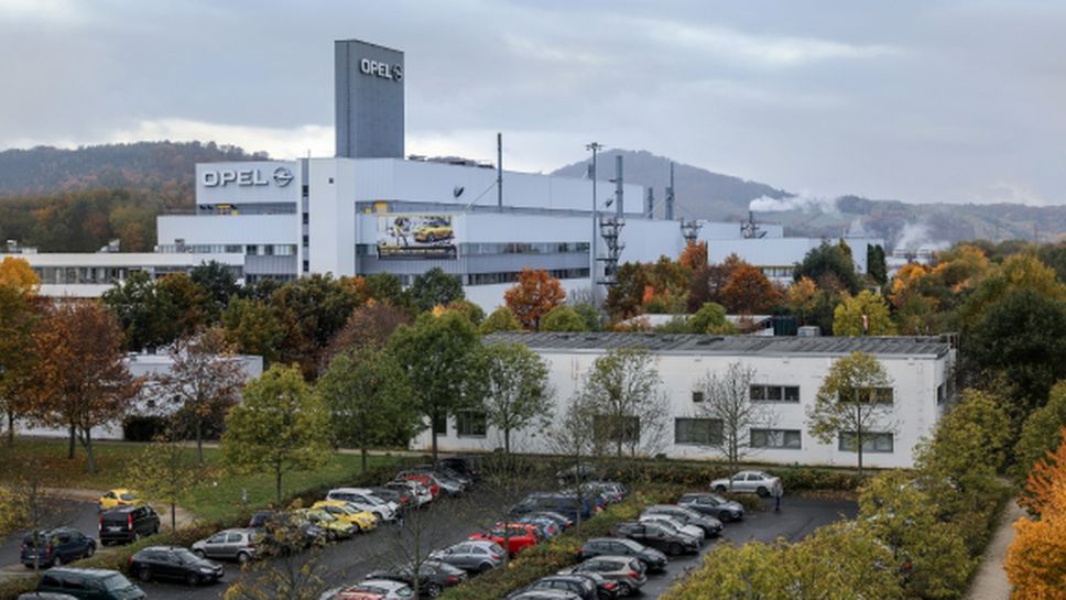 Opel отбелязва 25-годишнината на завода в Айзенах