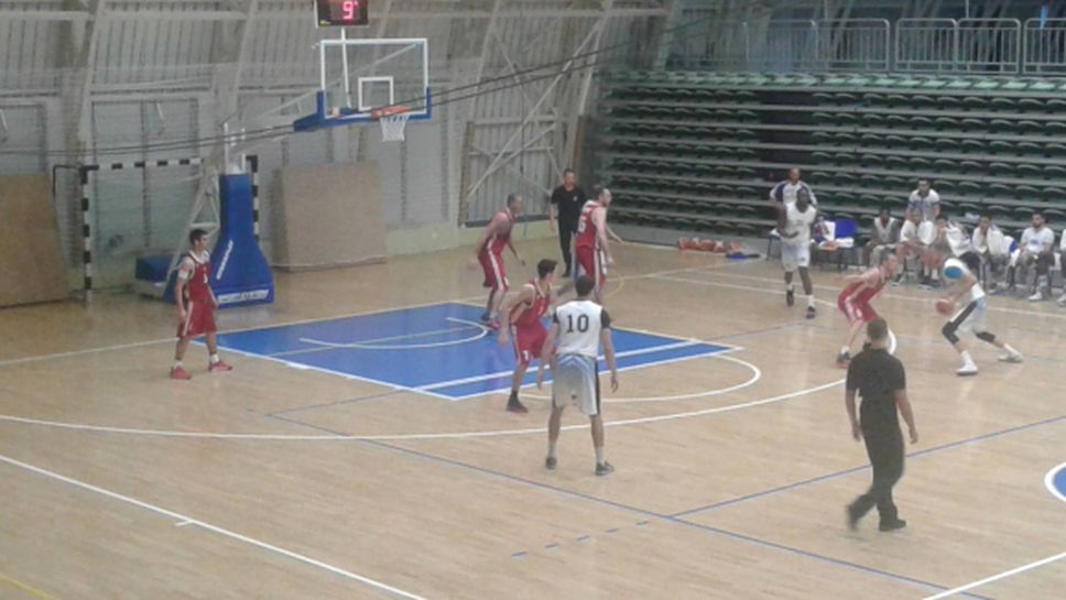 Академик Бултекс 99 победи Пирот в първата си контрола в зала "Сила"