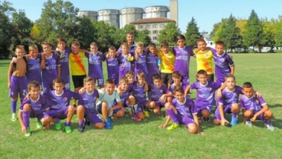 Таланти на Етър записаха победа с 20:1