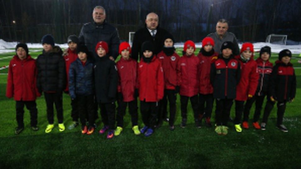 Красен Кралев откри нов терен на стадион Локомотив